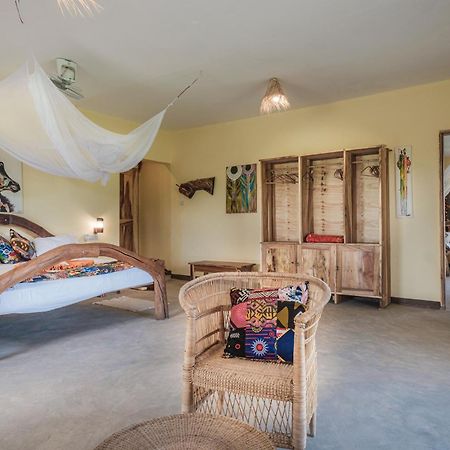 Lake Natron Maasai Giraffe Eco Lodge And Camping Mtowabaga Buitenkant foto