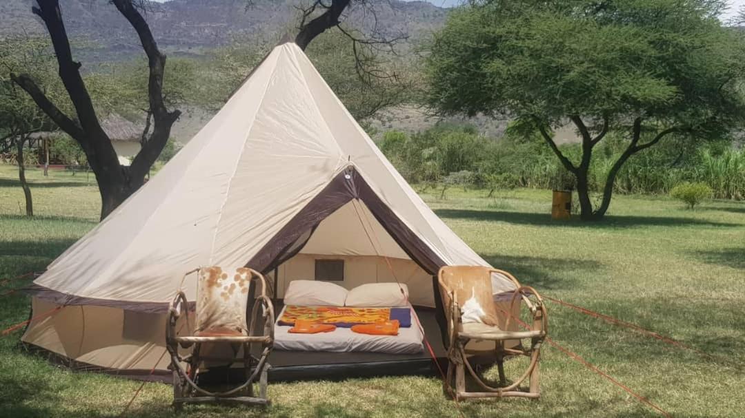 Lake Natron Maasai Giraffe Eco Lodge And Camping Mtowabaga Buitenkant foto