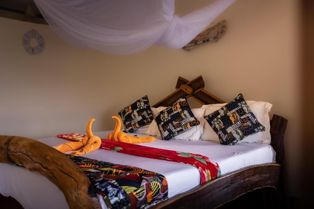 Lake Natron Maasai Giraffe Eco Lodge And Camping Mtowabaga Buitenkant foto