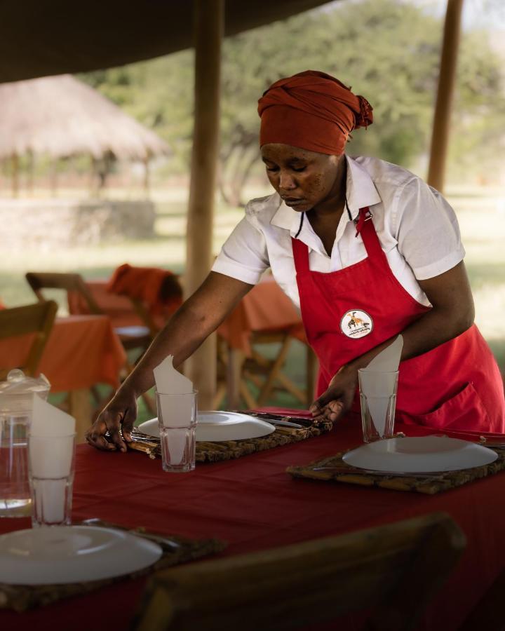 Lake Natron Maasai Giraffe Eco Lodge And Camping Mtowabaga Buitenkant foto