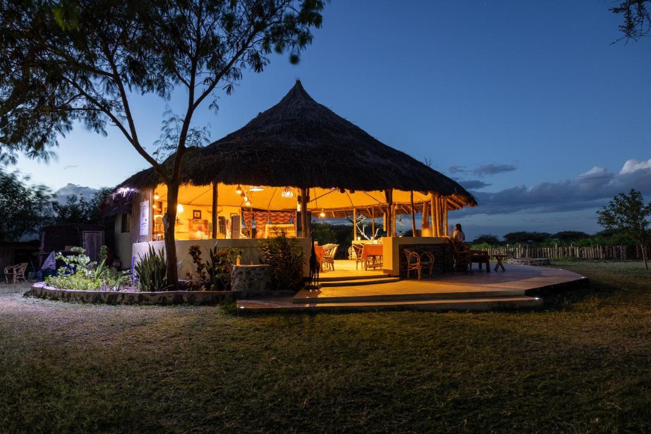 Lake Natron Maasai Giraffe Eco Lodge And Camping Mtowabaga Buitenkant foto