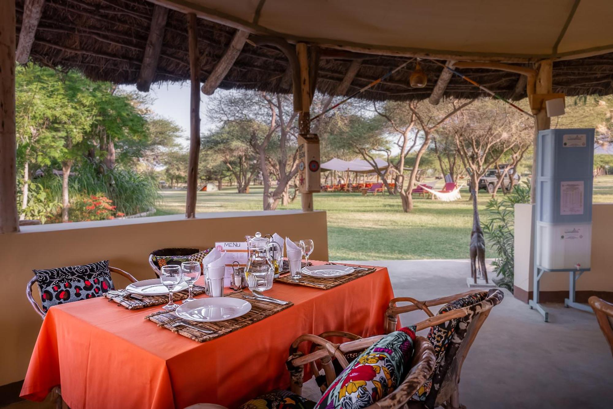 Lake Natron Maasai Giraffe Eco Lodge And Camping Mtowabaga Buitenkant foto