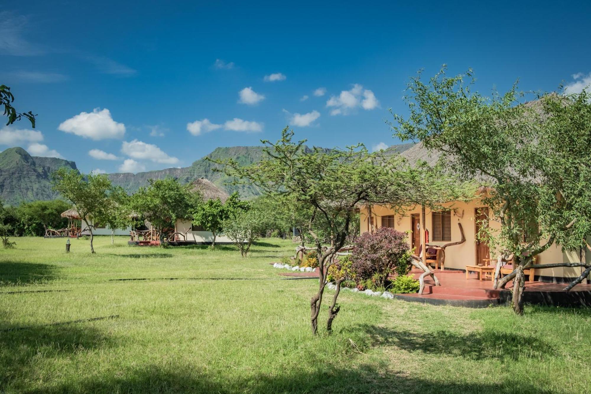 Lake Natron Maasai Giraffe Eco Lodge And Camping Mtowabaga Buitenkant foto