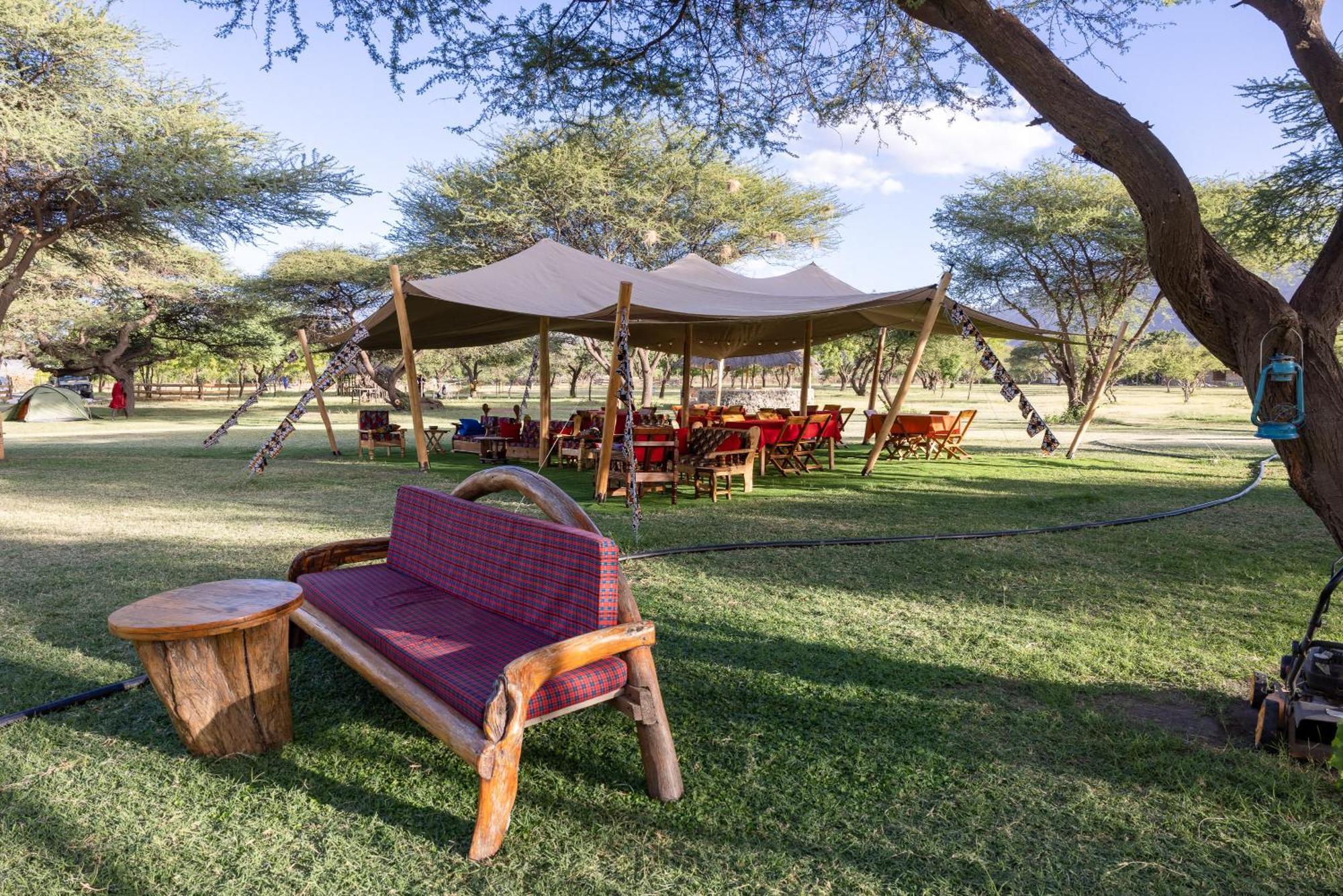 Lake Natron Maasai Giraffe Eco Lodge And Camping Mtowabaga Buitenkant foto