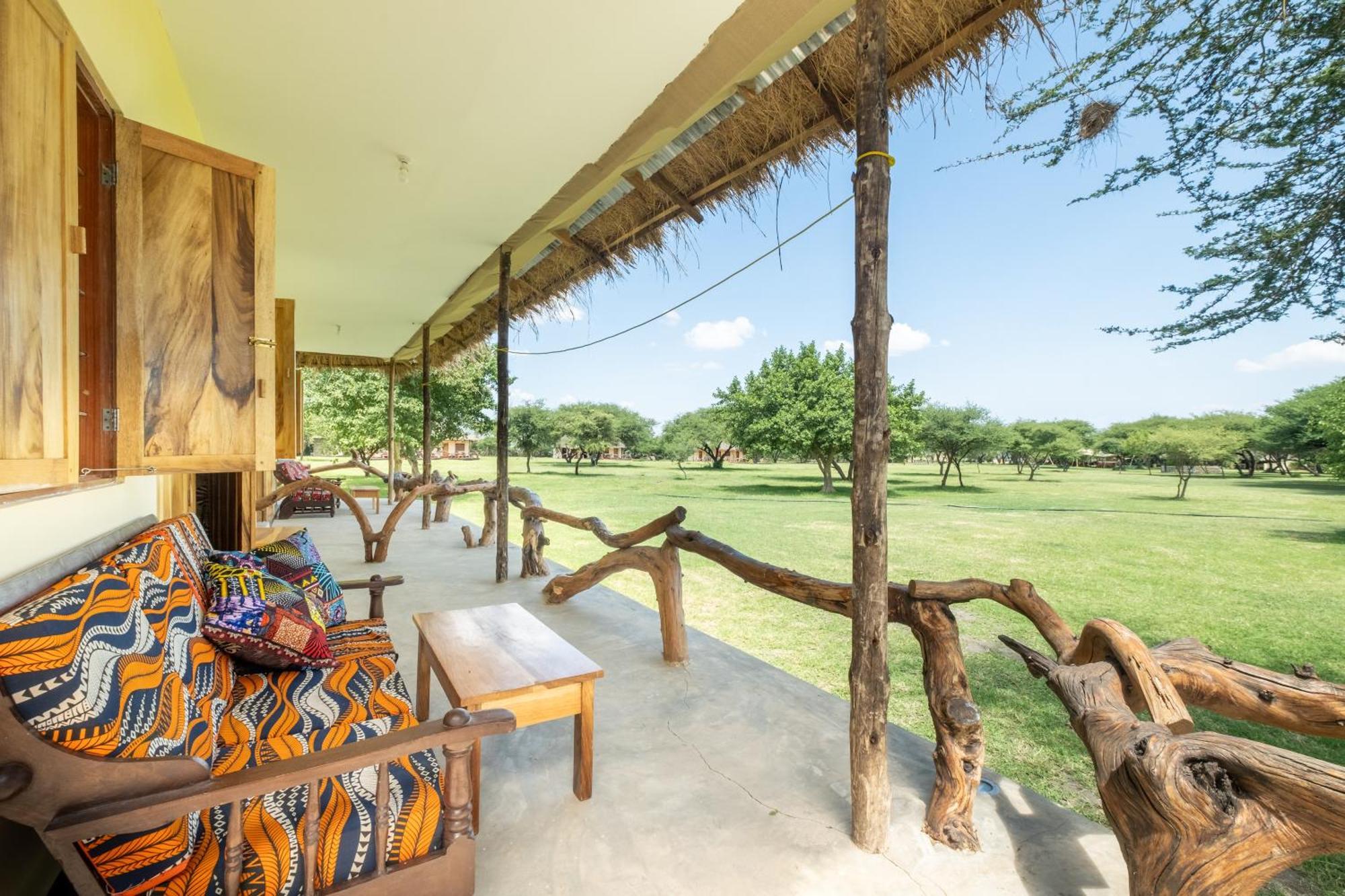 Lake Natron Maasai Giraffe Eco Lodge And Camping Mtowabaga Buitenkant foto