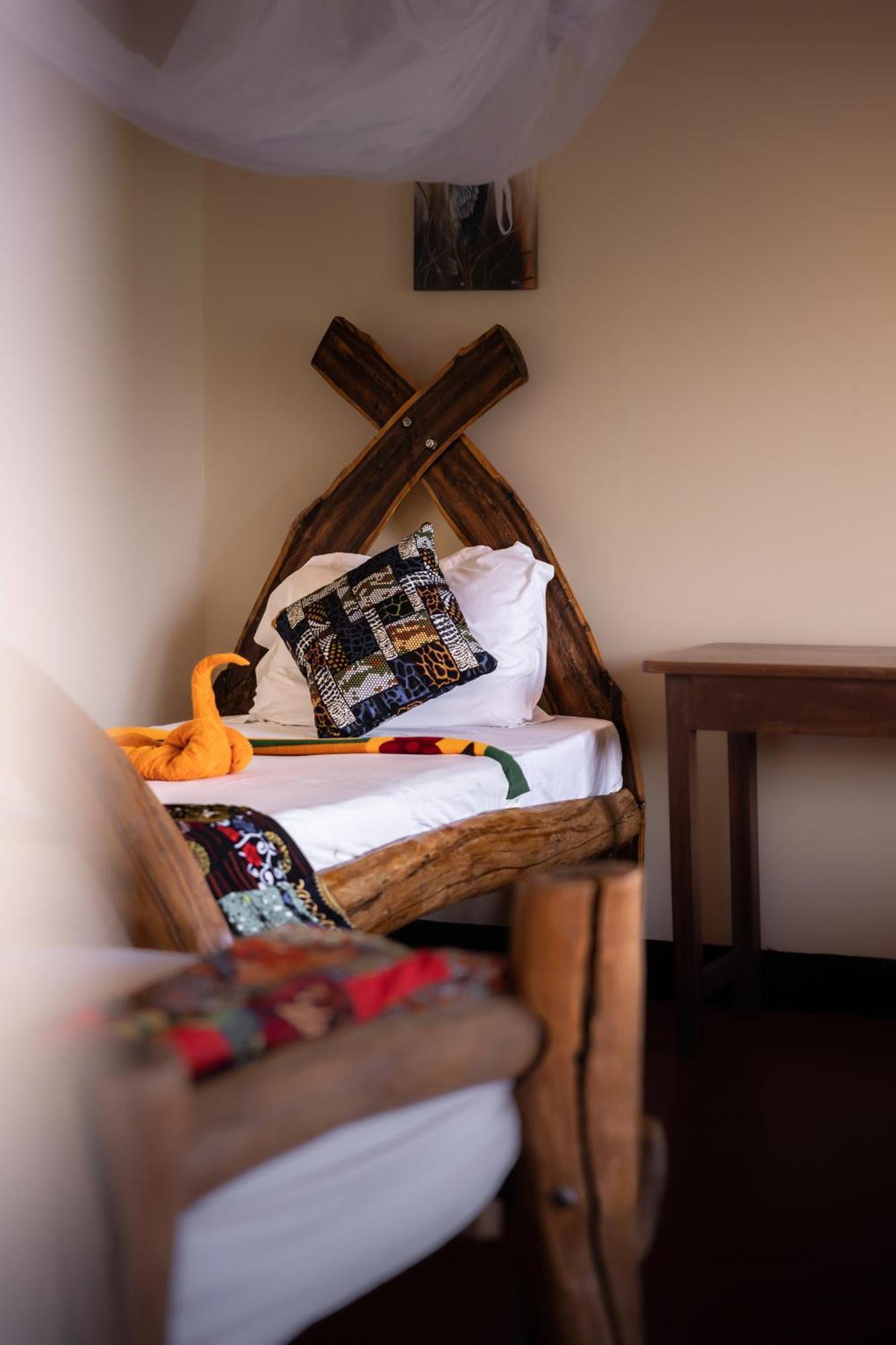 Lake Natron Maasai Giraffe Eco Lodge And Camping Mtowabaga Buitenkant foto