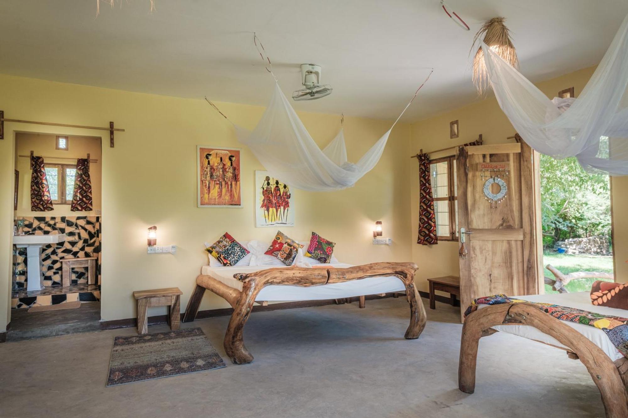 Lake Natron Maasai Giraffe Eco Lodge And Camping Mtowabaga Buitenkant foto