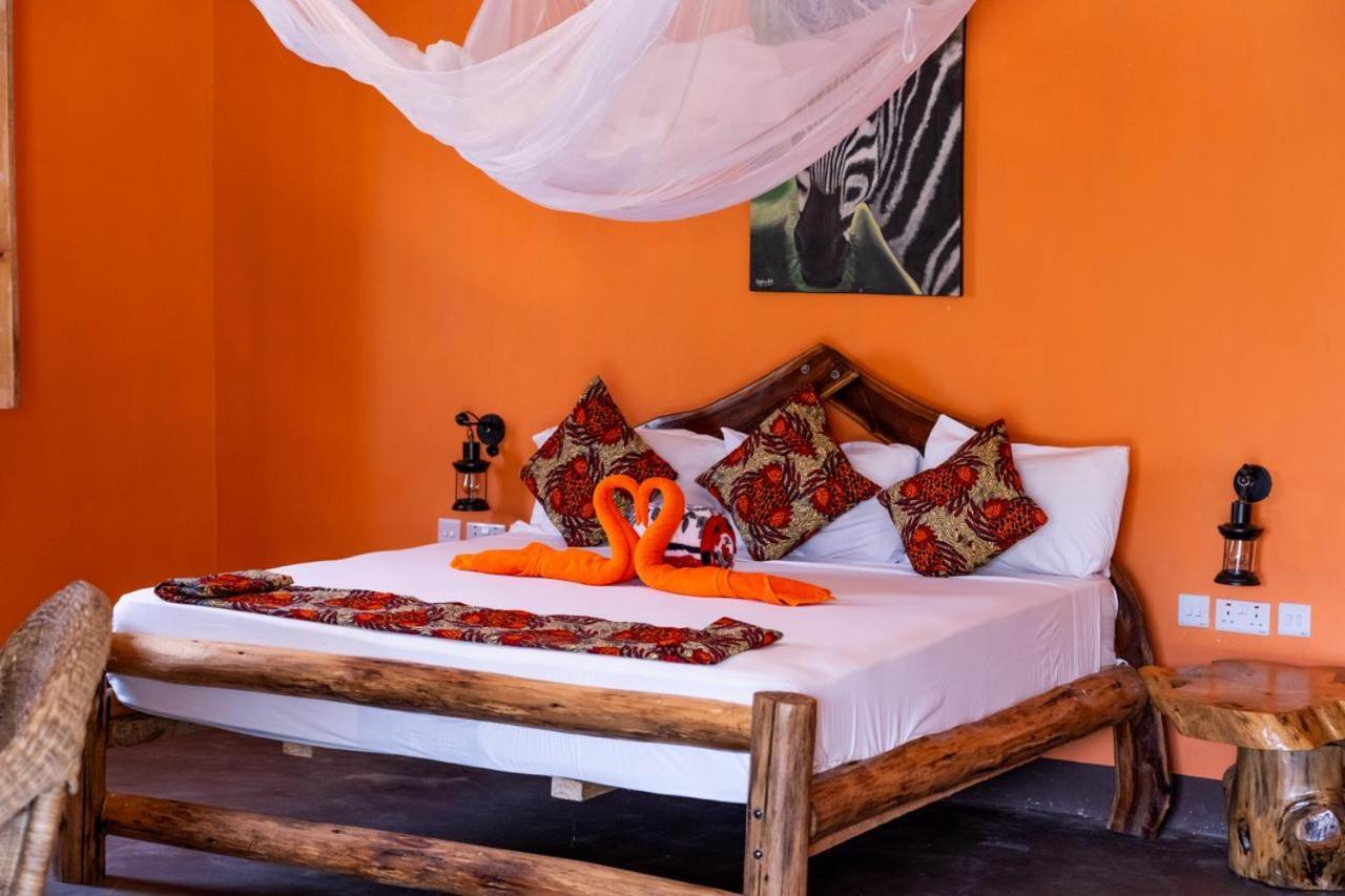 Lake Natron Maasai Giraffe Eco Lodge And Camping Mtowabaga Buitenkant foto
